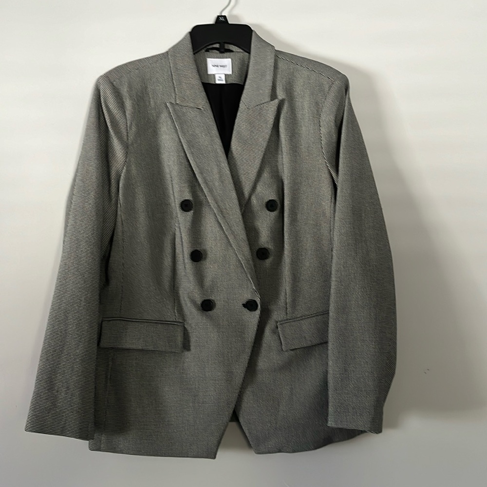 Black and White Nine West Blazer